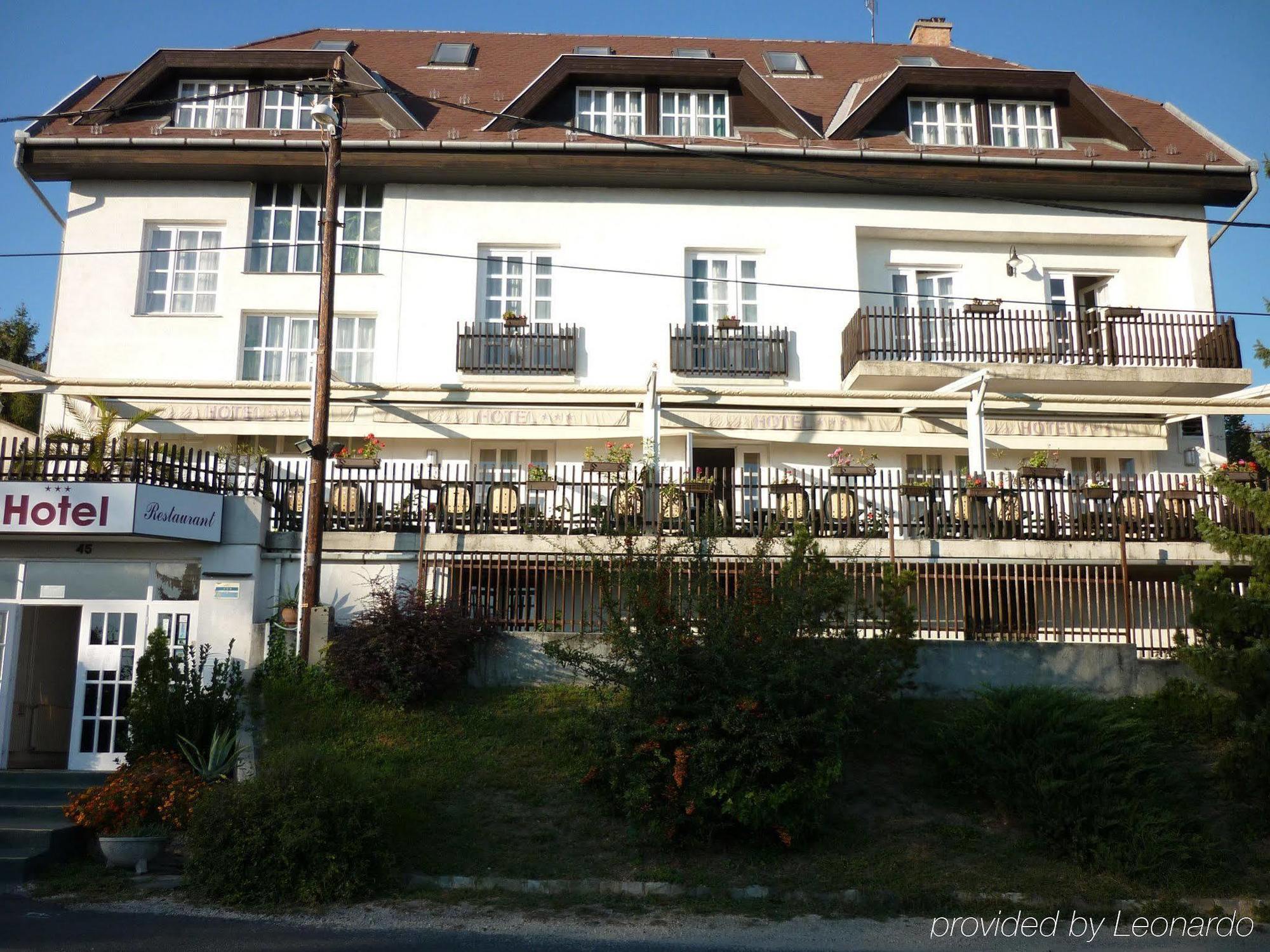 Budai Hotel Budapest Exterior foto